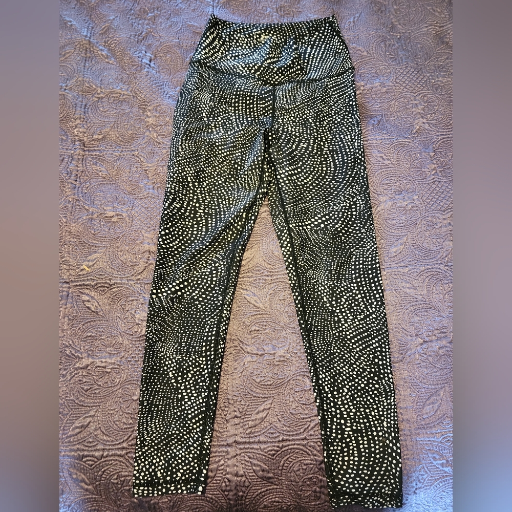 Medium ECHT Leggings Scrunch Butt